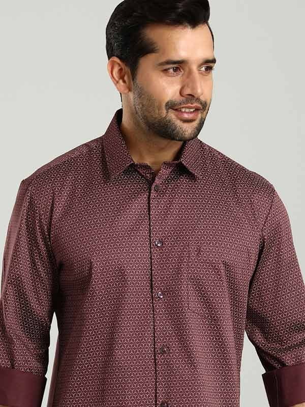 Indian Terrain Men's Regular Fit Full Sleeve Printed Maroon Shirt